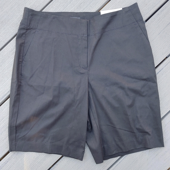 Ann Taylor Black Shorts Curvy Size 8 - Picture 1 of 5
